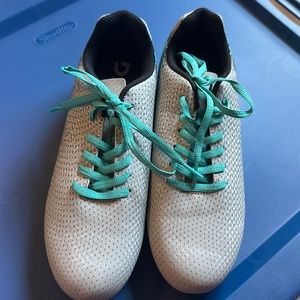 NWOT DSG Cleats Size 5